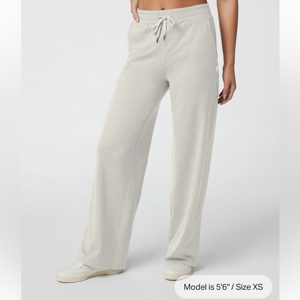 Halo essential wideleg pants short medium. Ecru Heather